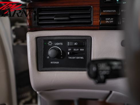 Used 1993 Cadillac Eldorado Touring FWD image 26