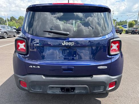 Used 2019 Jeep Renegade Latitude w/ Cold Weather Group AWD/4WD image 3