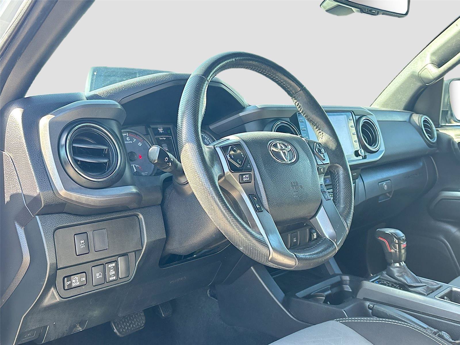 Used 2021 Toyota Tacoma TRD Off-Road RWD image 9