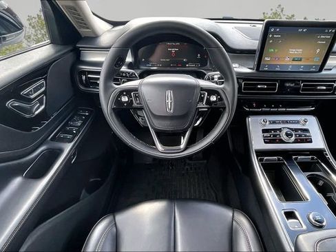 Used 2022 Lincoln Aviator AWD w/ Premium Package image 5