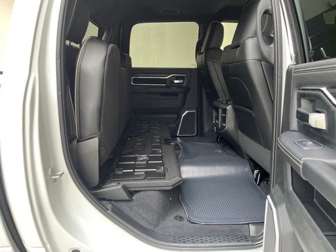 New 2024 RAM 2500 Laramie w/ Night Edition AWD/4WD image 23