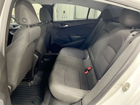 Used 2019 Chevrolet Cruze LT image 23