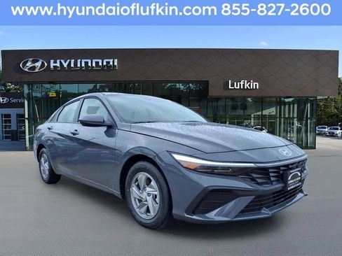 New 2026 Hyundai Elantra SE FWD image 1