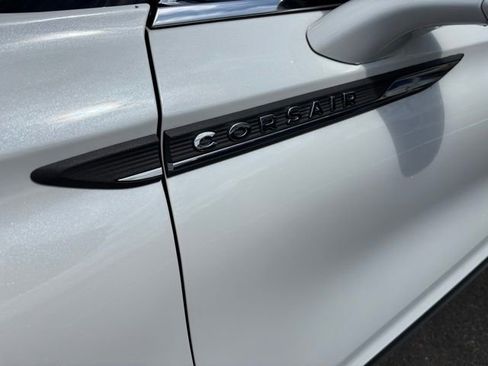 Used 2022 Lincoln Corsair AWD w/ Premium Package image 13