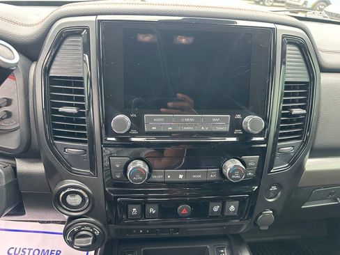 Used 2022 Nissan Titan PRO-4X w/ Pro-4x Convenience Package AWD/4WD image 21