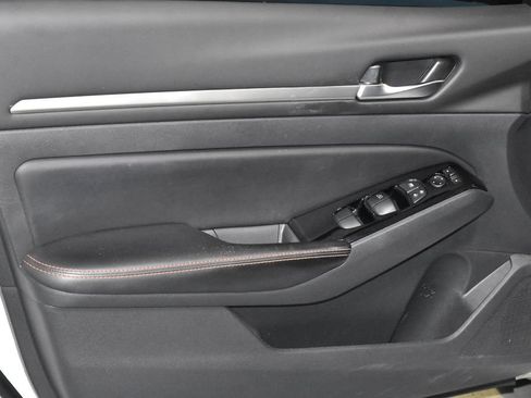 Certified 2024 Nissan Altima 2.5 SR FWD image 4