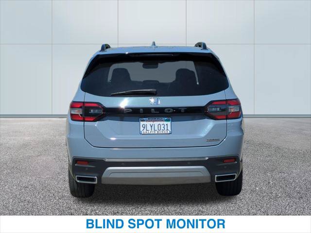 Certified 2025 Honda Pilot Touring image 8