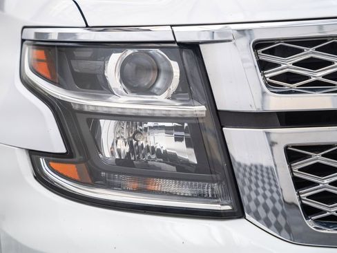 Used 2020 Chevrolet Tahoe LT w/ Luxury Package RWD image 14
