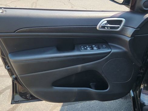 Used 2015 Jeep Grand Cherokee Altitude AWD/4WD image 12