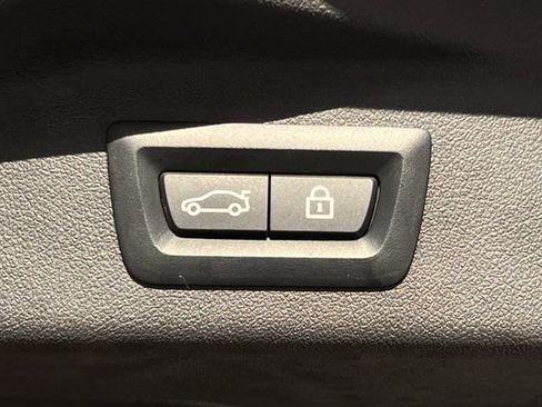 Used 2023 BMW X7 xDrive40i w/ Executive Package image 28