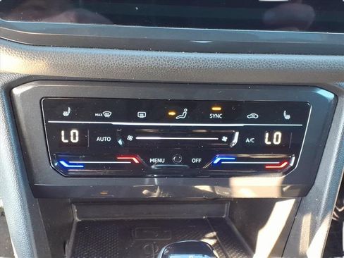 Used 2023 Volkswagen Tiguan SE R-Line image 21