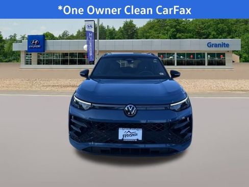 Used 2025 Volkswagen Tiguan SE R-Line image 3