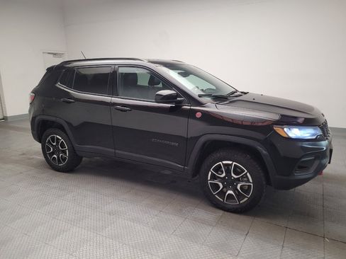 Used 2024 Jeep Compass Trailhawk AWD/4WD image 11