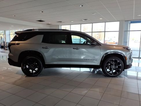 New 2026 Chevrolet Traverse RS image 3