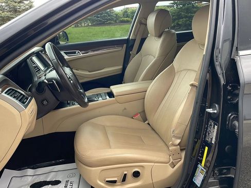 Used 2018 Genesis G80 3.8 RWD image 9