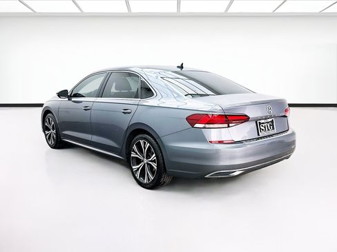 Used 2022 Volkswagen Passat 2.0T SE FWD image 6