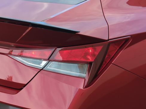 Certified 2025 Hyundai Elantra Sport FWD image 23