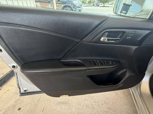 Used 2014 Honda Accord Touring image 7