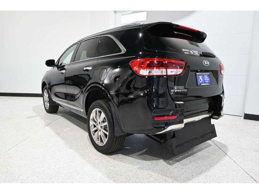 Used 2018 Kia Sorento SX FWD image 8