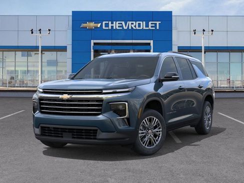 New 2026 Chevrolet Traverse LT w/ LPO, Floor Liner Package image 6