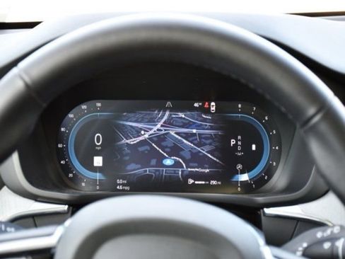 Certified 2025 Volvo XC60 B5 Plus image 20