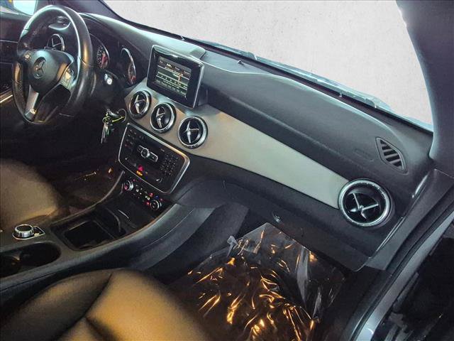 Used 2014 Mercedes-Benz CLA 250 image 21