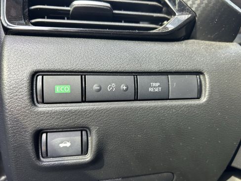 Used 2023 Nissan Sentra SV image 11