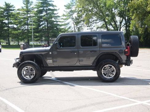 Used 2019 Jeep Wrangler Unlimited Sahara AWD/4WD image 20