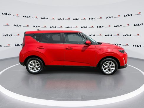 Certified 2023 Kia Soul S FWD image 9