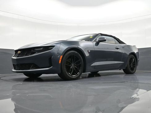 Used 2020 Chevrolet Camaro LT image 23