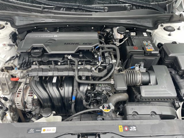 Used 2024 Hyundai Elantra SEL FWD image 12