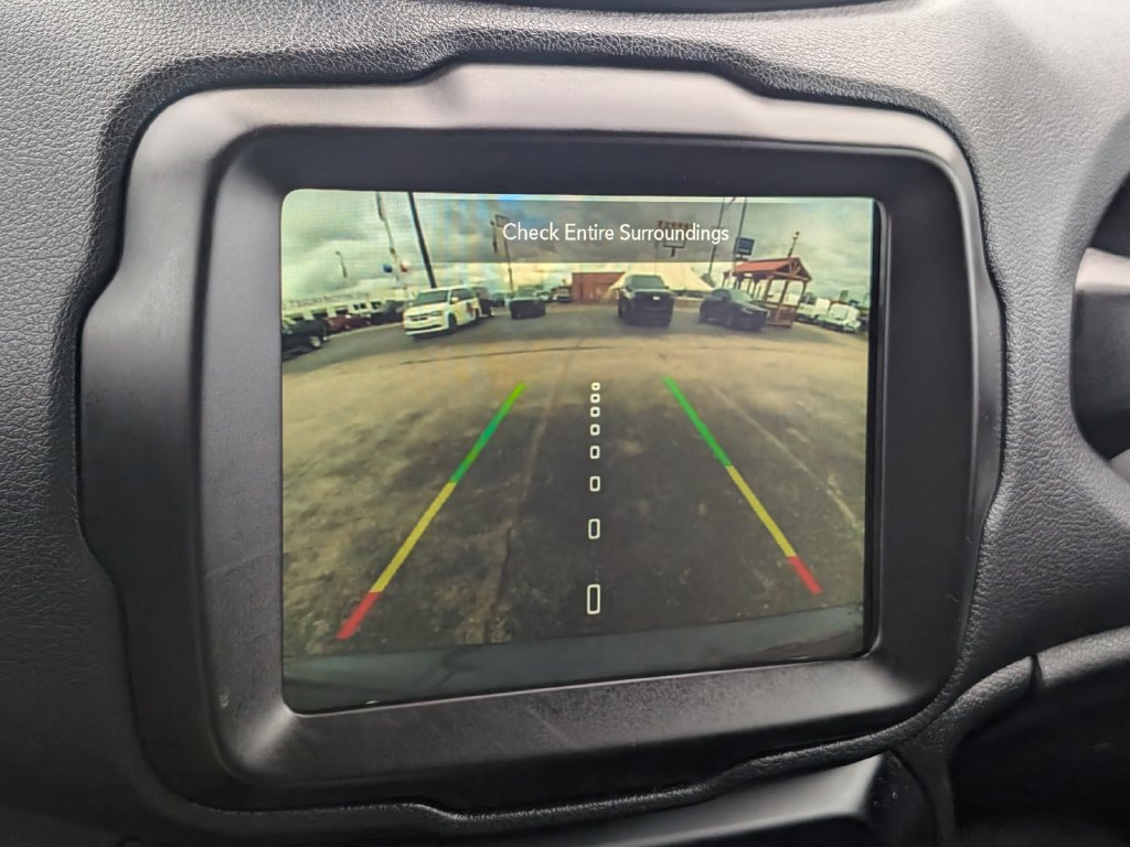 Used 2023 Jeep Renegade Altitude AWD/4WD image 9