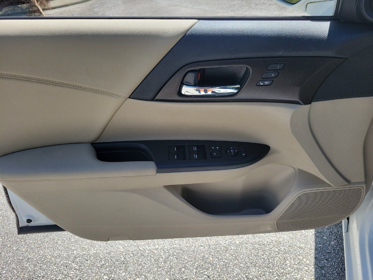 Used 2015 Honda Accord EX-L image 12