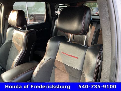 Used 2021 Jeep Grand Cherokee Trailhawk w/ Premium Lighting Group AWD/4WD image 31