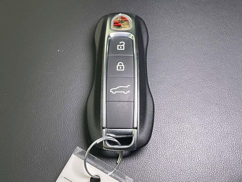 Certified 2025 Porsche Cayenne GTS AWD/4WD image 44