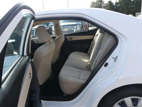 Used 2014 Toyota Corolla LE image 27