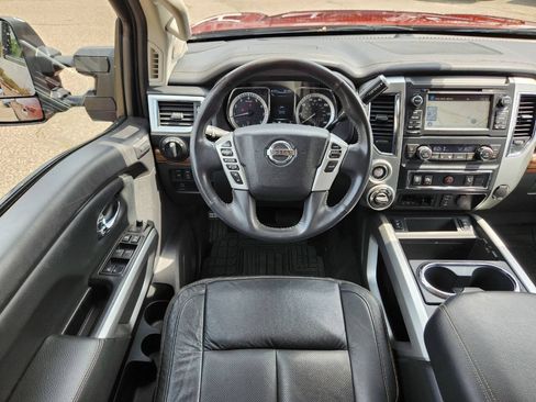 Used 2018 Nissan Titan SL w/ Chrome Package AWD/4WD image 16