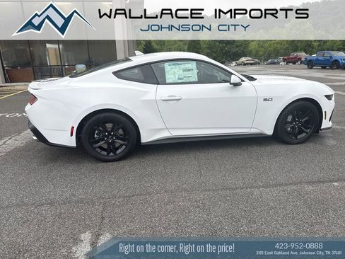Used 2025 Ford Mustang GT RWD image 4