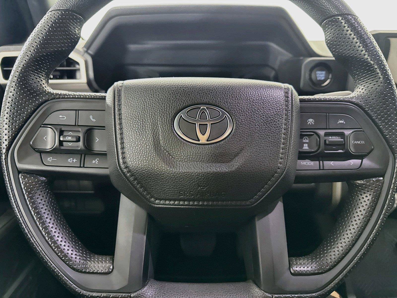 Certified 2025 Toyota Tacoma SR5 AWD/4WD image 18