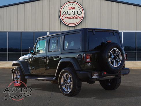 Used 2022 Jeep Wrangler Unlimited Sahara image 5