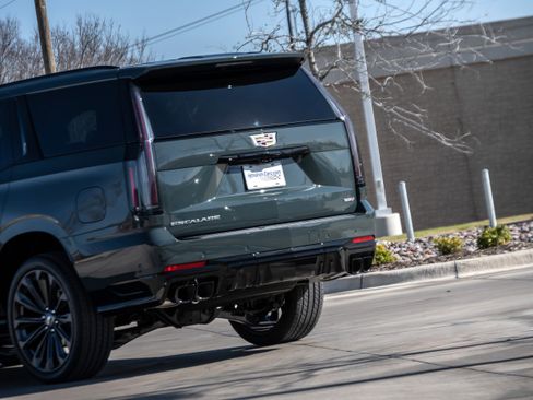 Used 2026 Cadillac Escalade V image 8