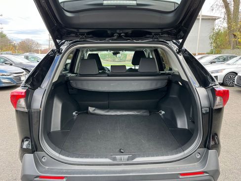 Used 2025 Toyota RAV4 XLE image 31