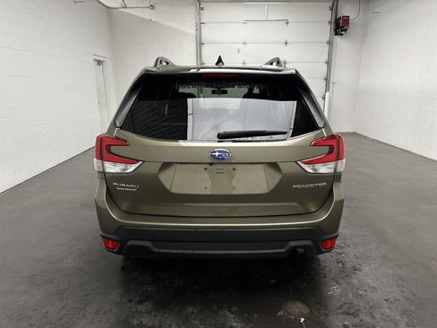 Used 2024 Subaru Forester Premium AWD/4WD image 7