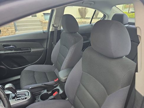 Used 2014 Chevrolet Cruze LT image 18