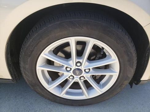 Used 2018 Ford Focus SE FWD image 28