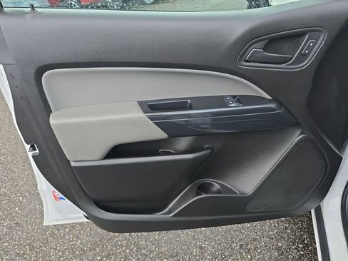 Used 2017 Chevrolet Colorado W/T image 22