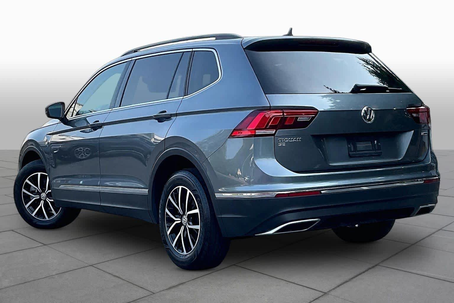 Used 2021 Volkswagen Tiguan SE w/ Panoramic Sunroof Package AWD/4WD image 11