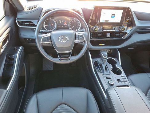 Used 2023 Toyota Highlander XSE AWD/4WD image 13