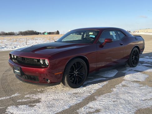 Used 2018 Dodge Challenger R/T w/ Blacktop Package image 2
