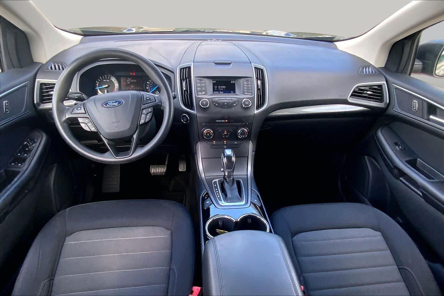 Used 2018 Ford Edge SE FWD image 15
